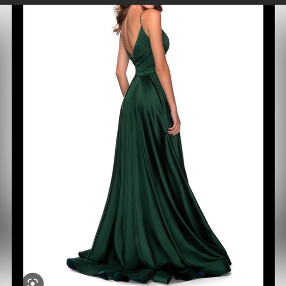 Gorgeous ballgown - Picture 2 of 4